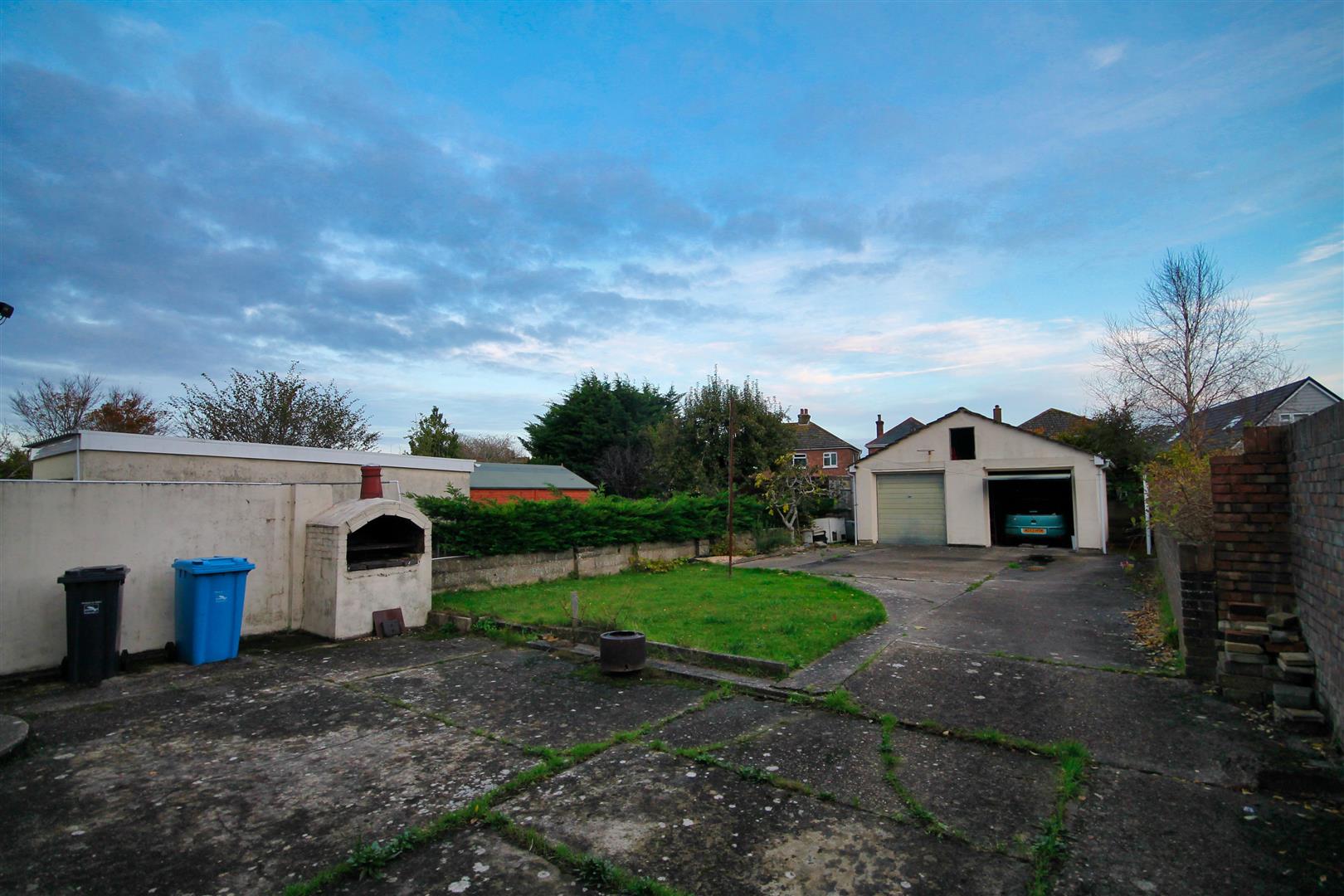 5 Bedroom House Stanley Green Road, Poole